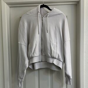 Soft A&F max essentials white crop jacket